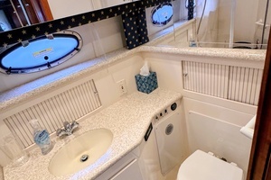 1999 Carver 406 Aft Cabin Motor Yacht thumbnail 50