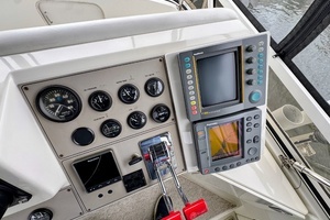 1999 Carver 406 Aft Cabin Motor Yacht thumbnail 20