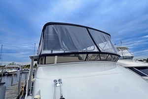 1999 Carver 406 Aft Cabin Motor Yacht thumbnail 10
