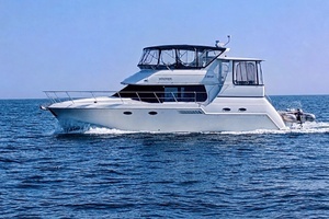 1999 Carver 406 Aft Cabin Motor Yacht thumbnail 1