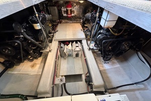 1999 Carver 406 Aft Cabin Motor Yacht thumbnail 63