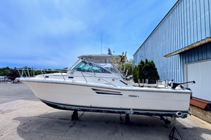Class Act  33ft Pursuit Yacht For Sale