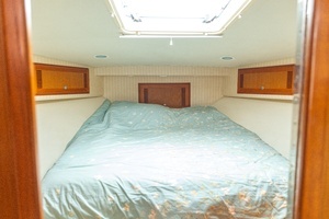 2005 Cabo 40 Hardtop Express thumbnail 36