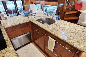 63ft Hatteras Yacht For Sale