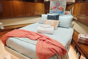 63ft Hatteras Yacht For Sale