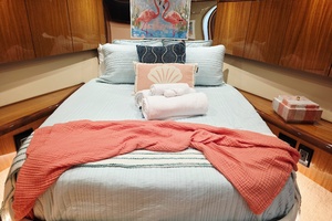 63ft Hatteras Yacht For Sale