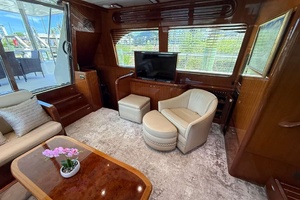 60FT (18.29M) HAMPTON Worth Avenue Yachts