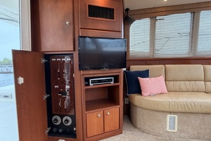Sunny Days 38ft Silverton Yacht For Sale