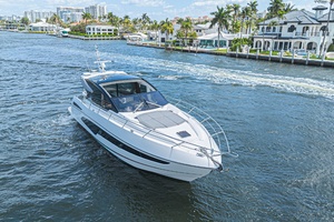The Edge IV 60ft Sunseeker Yacht For Sale
