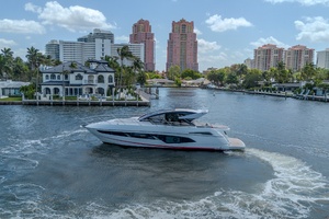 The Edge IV 60ft Sunseeker Yacht For Sale