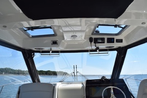 SIP N SEA 32ft Boston Whaler Yacht For Sale