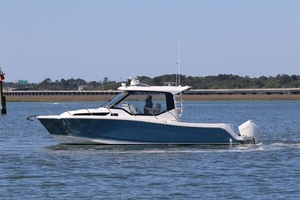 SIP N SEA 32ft Boston Whaler Yacht For Sale
