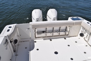 SIP N SEA 32ft Boston Whaler Yacht For Sale