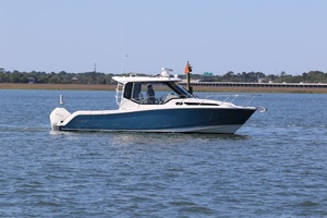 SIP N SEA 32ft Boston Whaler Yacht For Sale