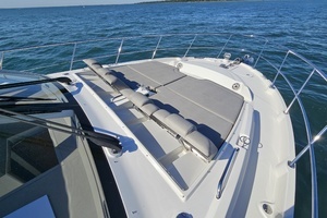 2019 Sea Ray 520 Sundancer thumbnail 11