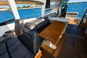 2019 Sea Ray 520 Sundancer thumbnail 32