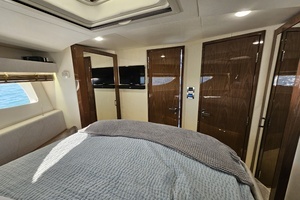 2019 Sea Ray 520 Sundancer thumbnail 38