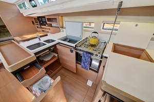 2019 Jeanneau Sun Odyssey 490 thumbnail 21