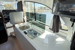 2023 Beneteau Antares 11 thumbnail 17