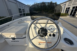 13ft Boston Whaler Yacht For Sale
