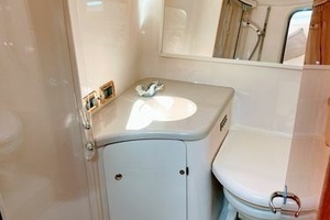 1999 Sea Ray 370 Express thumbnail 38