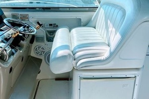 1999 Sea Ray 370 Express thumbnail 18