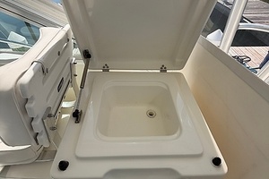 33ft Rampage Yacht For Sale
