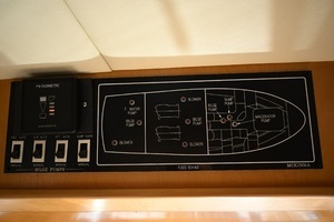 1999 McKinna 47 Sedan thumbnail 65