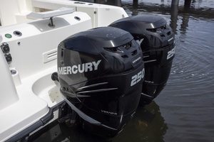 31ft Boston Whaler Yacht For Sale