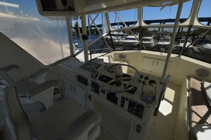 The Cowboy s Hat 50ft Hatteras Yacht For Sale