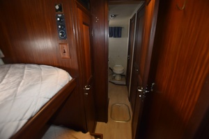 The Cowboy s Hat 50ft Hatteras Yacht For Sale