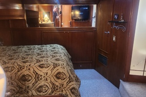 53ft Carver Yacht For Sale