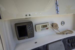 2007 Boston Whaler 270 OUTRAGE thumbnail 9