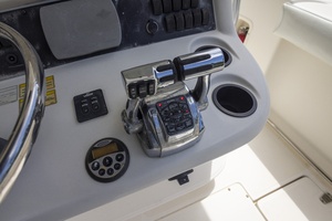 2007 Boston Whaler 270 OUTRAGE thumbnail 8