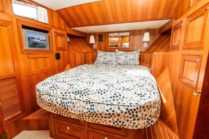 2005 Offshore Yachts Pilothouse thumbnail 32