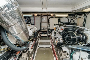2005 Offshore Yachts Pilothouse thumbnail 36