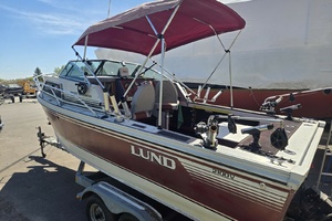 21ft Lund Yacht For Sale