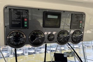 58FT (17.68M) SEA RAY