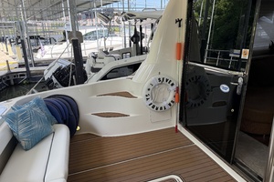 58FT (17.68M) SEA RAY