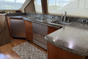 58FT (17.68M) SEA RAY