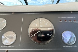 1995 Tiara Yachts 4000 Express thumbnail 25