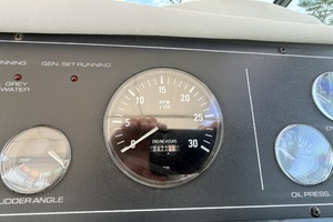 1995 Tiara Yachts 4000 Express thumbnail 26
