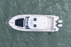 32ft Boston Whaler Yacht For Sale