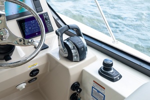 32ft Boston Whaler Yacht For Sale