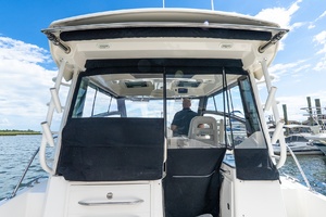 32ft Boston Whaler Yacht For Sale