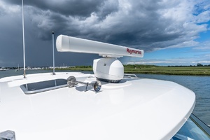 32ft Boston Whaler Yacht For Sale