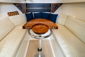 32ft Boston Whaler Yacht For Sale