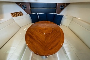 32ft Boston Whaler Yacht For Sale