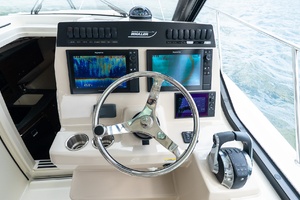 32ft Boston Whaler Yacht For Sale