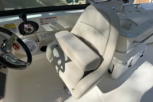 23ft Boston Whaler Yacht For Sale